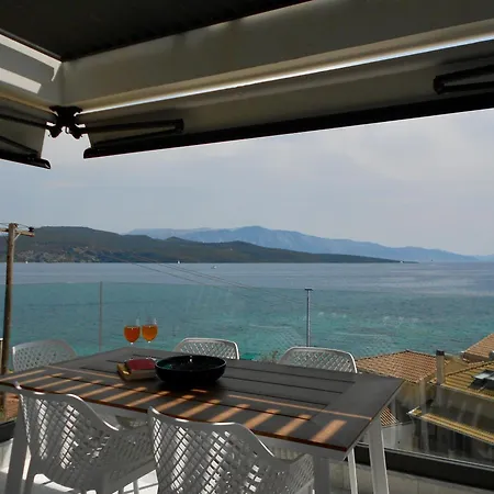 Thea Apartment *