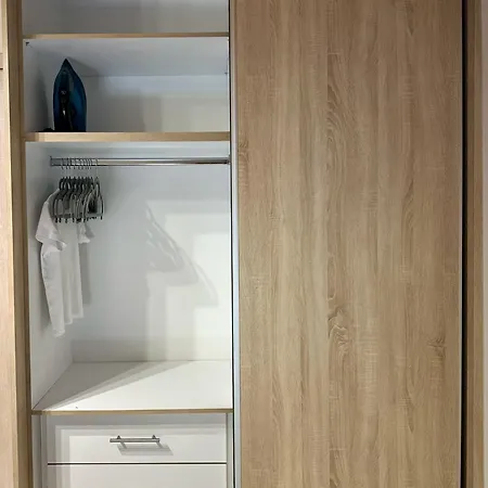 Thea Apartment *