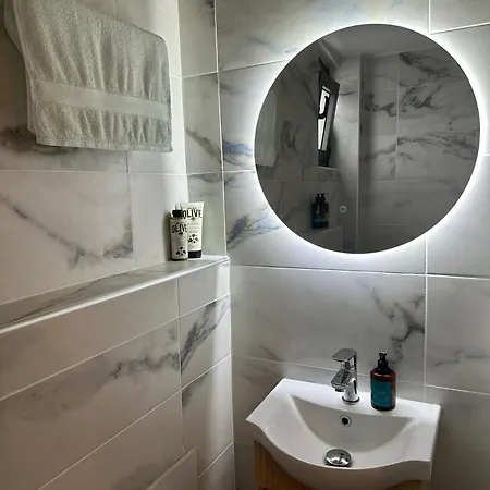 Thea Apartment